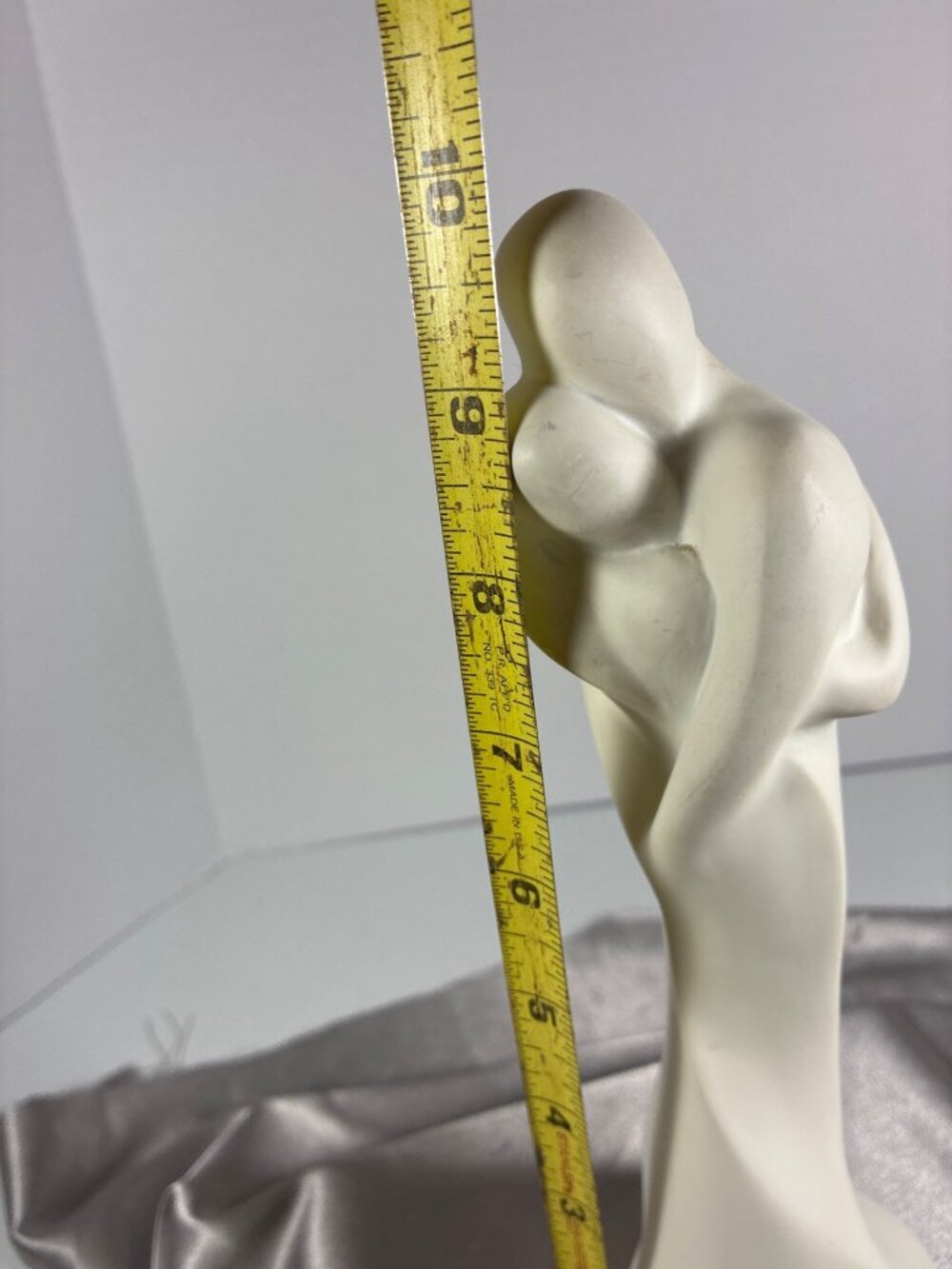 Hallmark To Love and To Hold Couple Sculpture - Picture 12 of 12